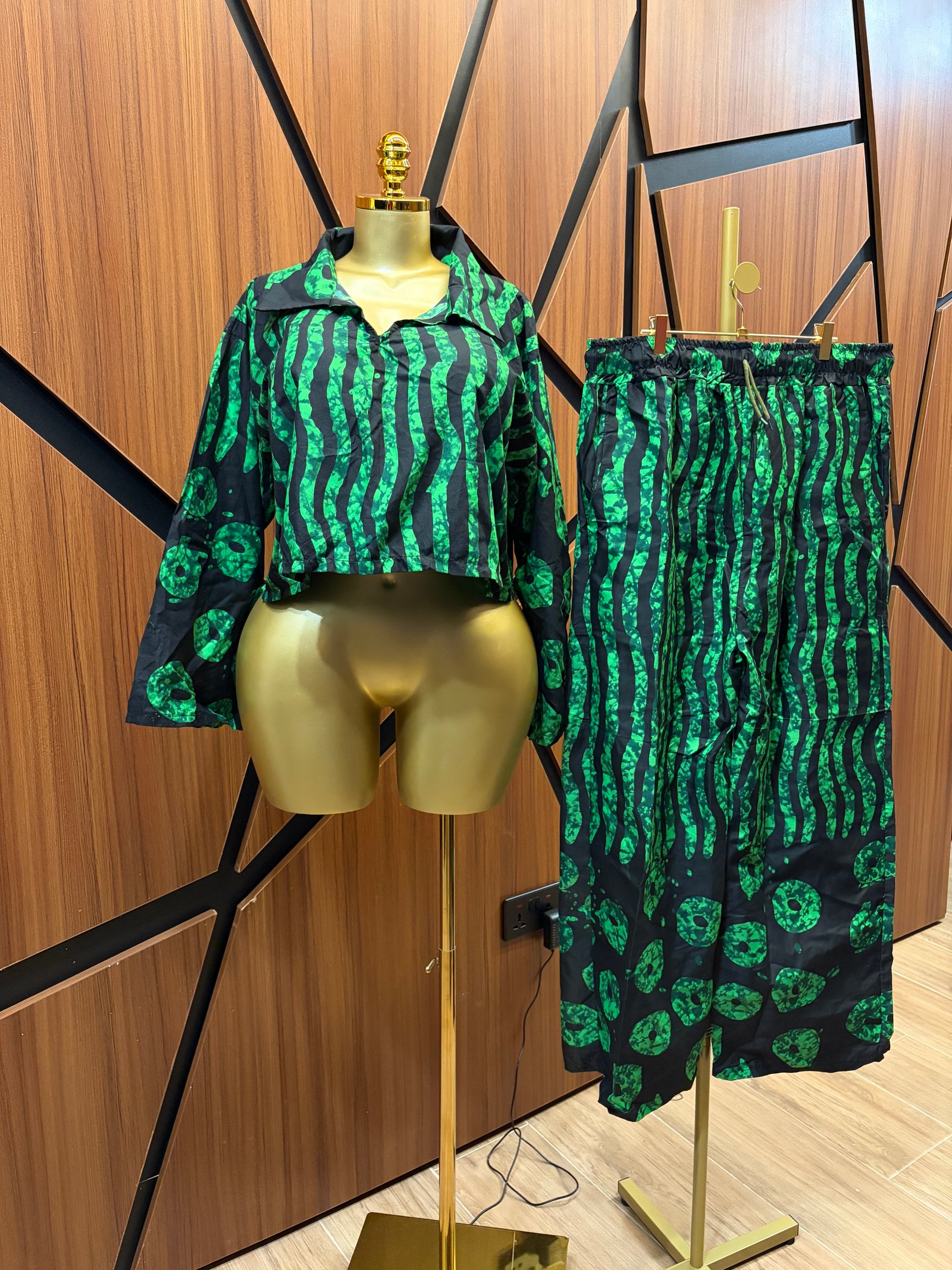 2 piece Long Sleeved Top with Trousers A0084