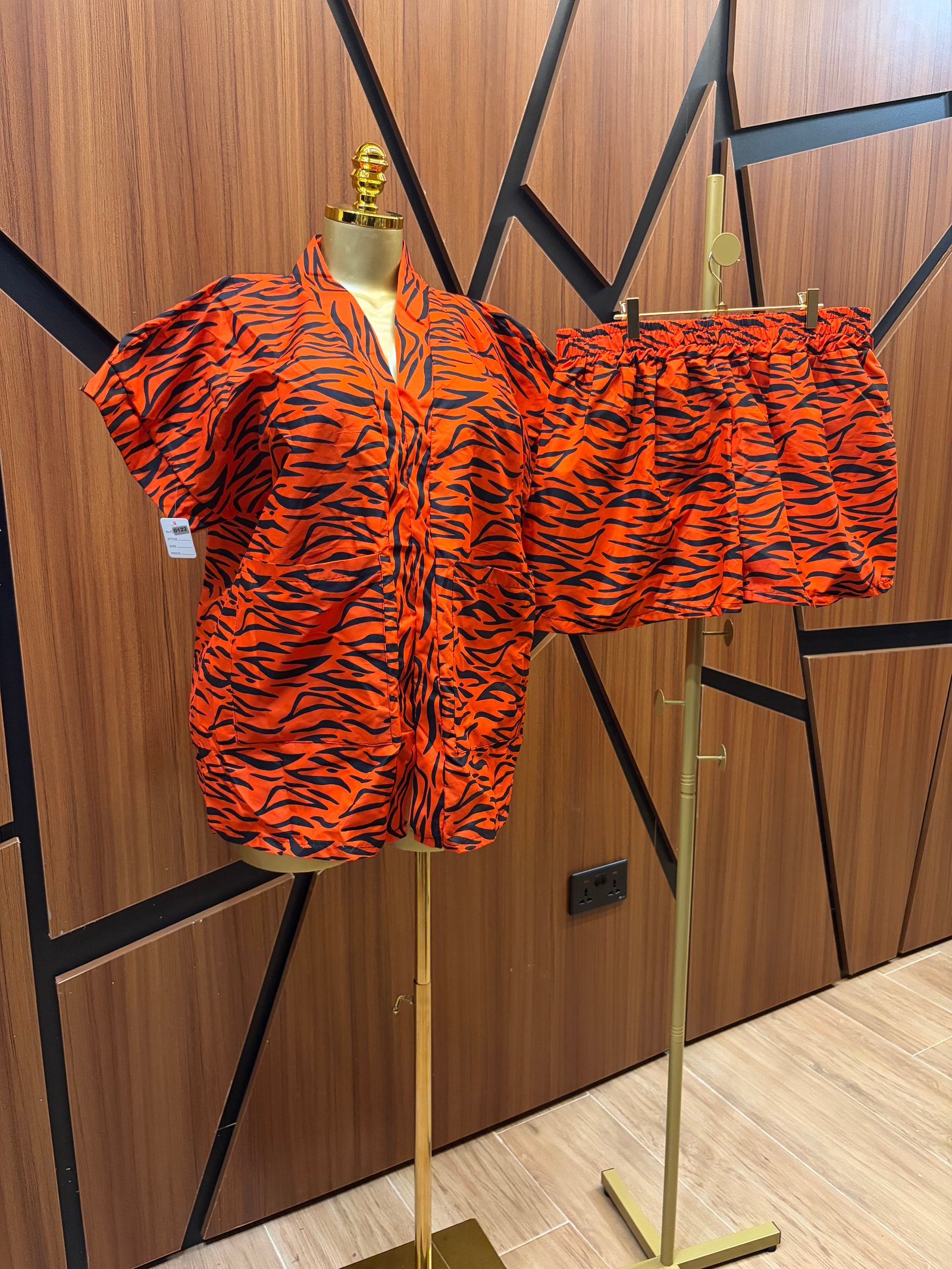 2 piece Shorts and top with box pockets A0122