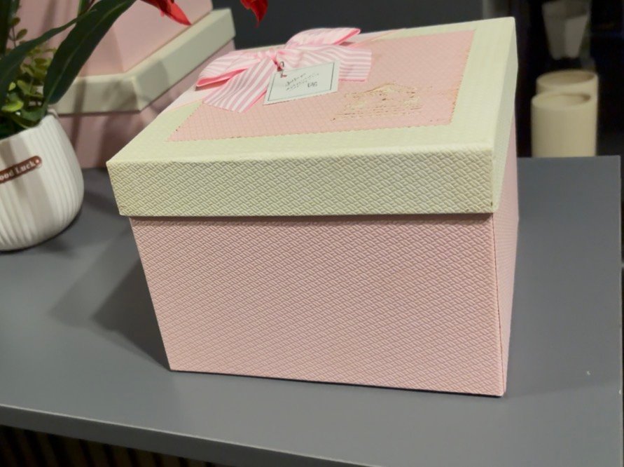 Obaahemaa Gift Box Size 3